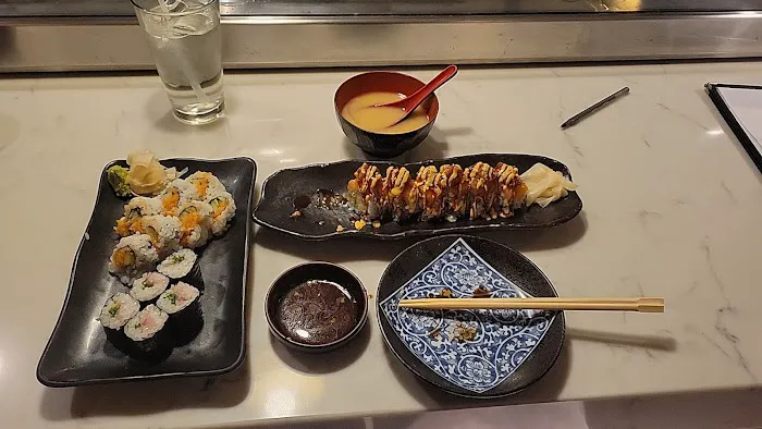 Yama lzakaya & sushi Picture 3