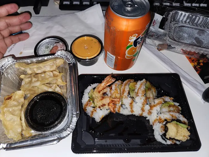 Genkis Sushi Picture 6