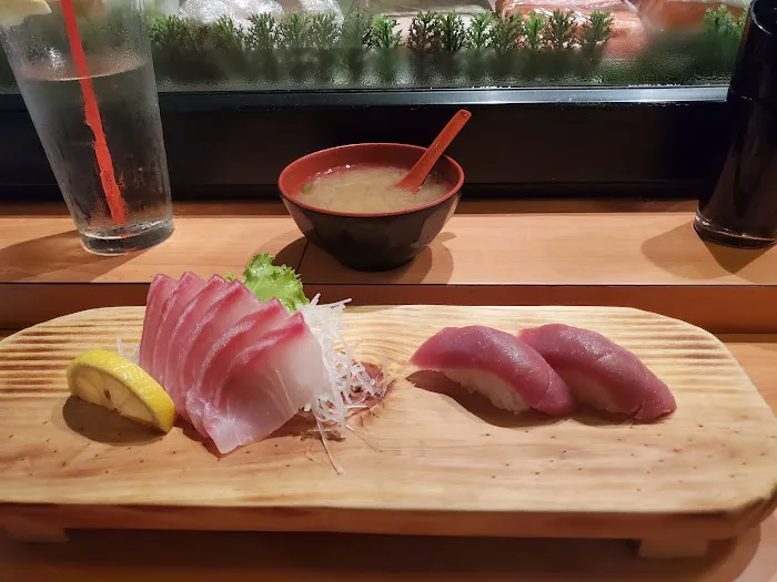Sushi House Picture 8