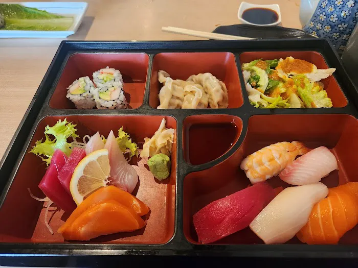 Sushi House Picture 4
