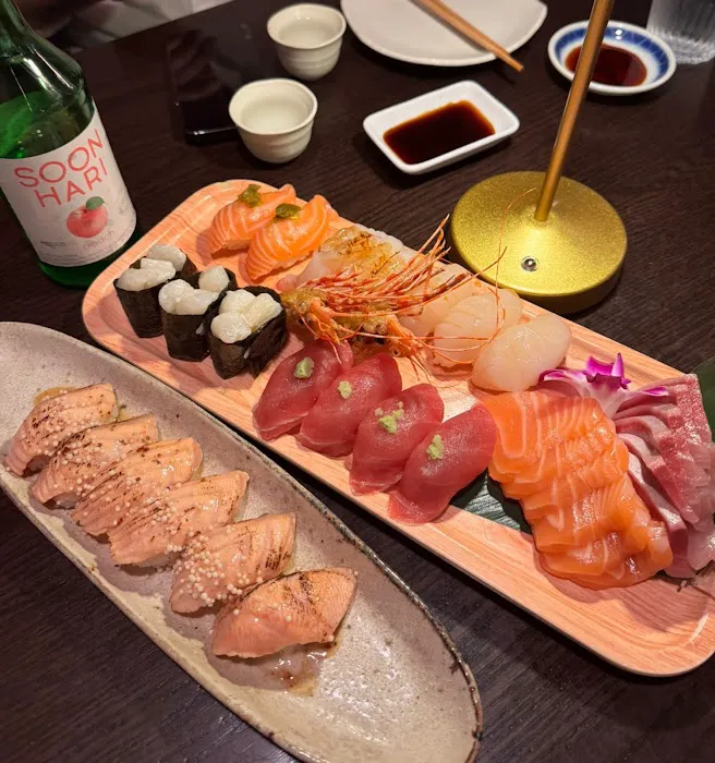 JingHe Japanese Restaurant Picture 3