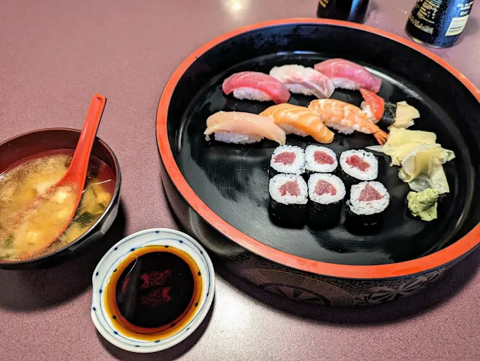 Simon's Sushi Picture 3