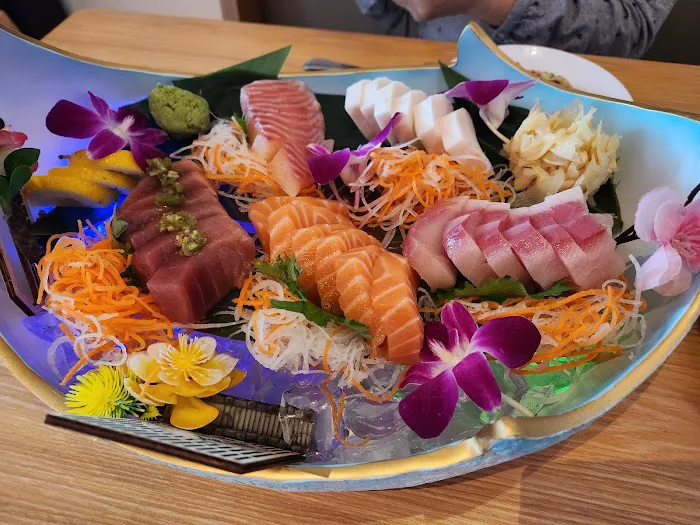Hachi Ramen and Sushi Bar Picture 2