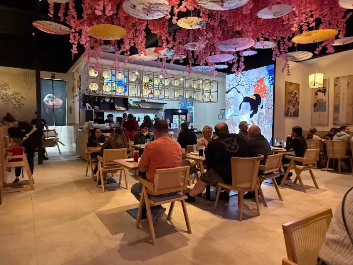 Hachi Ramen and Sushi Bar Picture 3