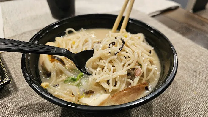 Hachi Ramen and Sushi Bar Picture 5