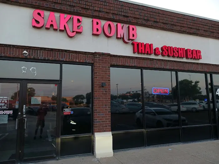 Sake Bomb Thai and Sushi Bar Picture 7