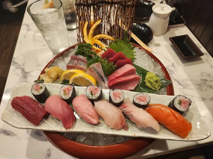 Akami Sushi Bar Picture 6