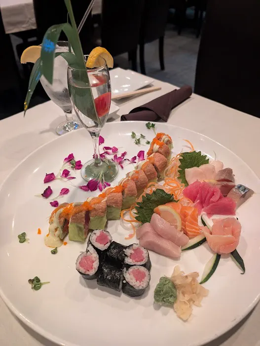 Imperial Koi Asian Bistro & Sushi Bar Picture 5