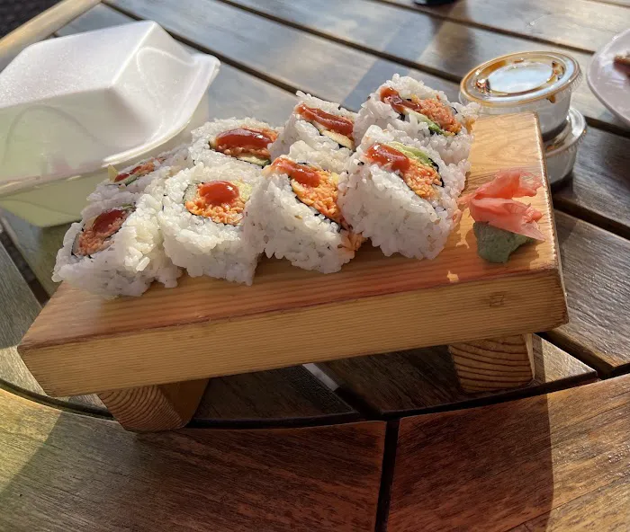 Sushi and Boba Tea House Picture 4