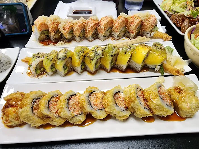 Yummi Yummi sushi restaurant Picture 7