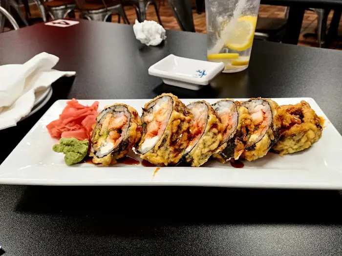 Yummi Yummi sushi restaurant Picture 8