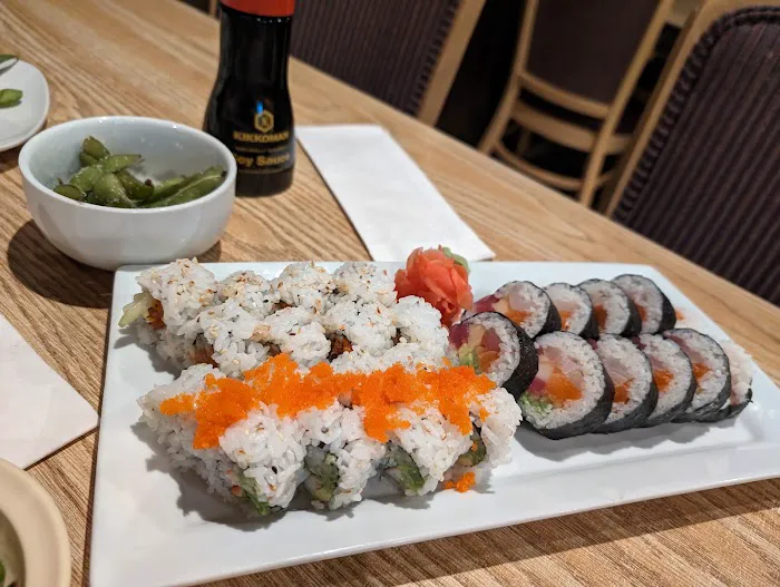 Raw Sushi Bar & Grill Picture 3
