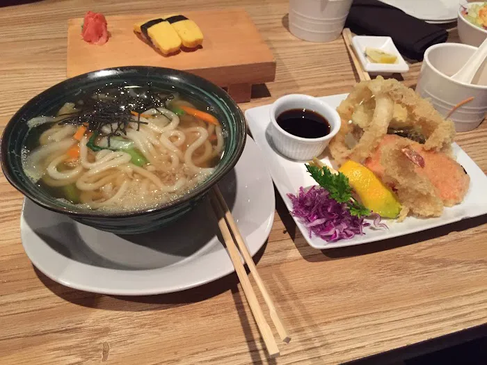 Raw Sushi Bar & Grill Picture 9