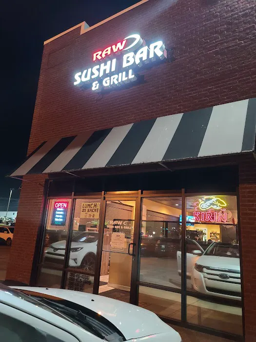 Raw Sushi Bar & Grill Picture 7