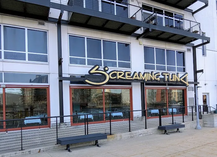 Screaming Tuna Milwaukee Picture 5
