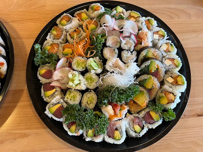 Rice n Roll Bistro | Sushi Bar & Thai Cuisine Picture 4