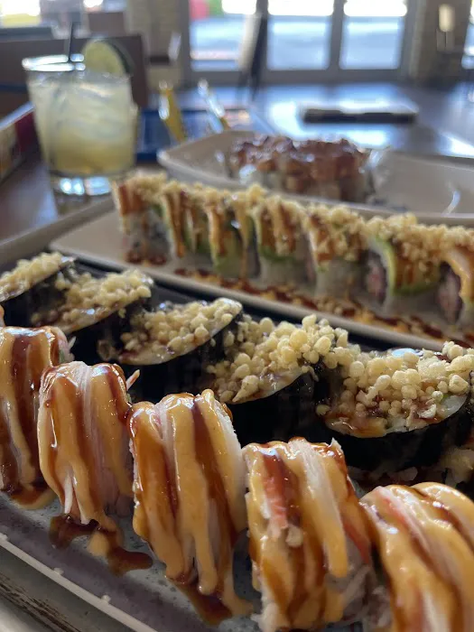 Awi Sushi at the Crossroads Picture 5