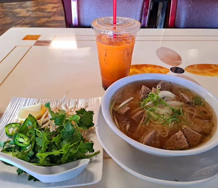 Fresh Sushi Pho Picture 3