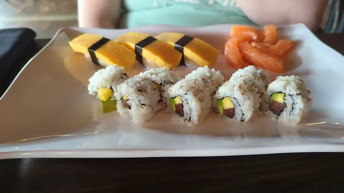 Sushi Bar Japanese Cuisine Picture 6