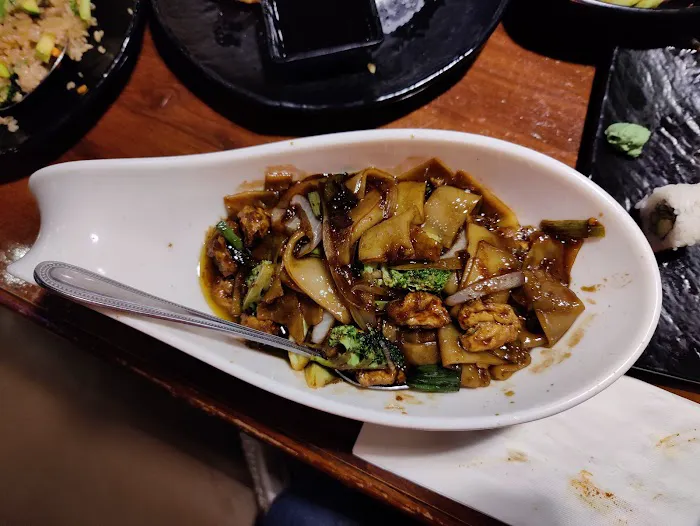Aki sushi and Thai Picture 4