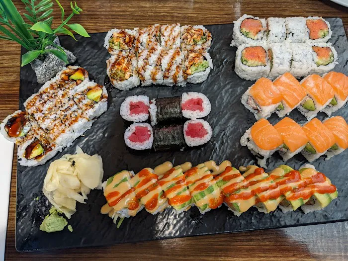 AKI SUSHI BAR AND GRILL Picture 4