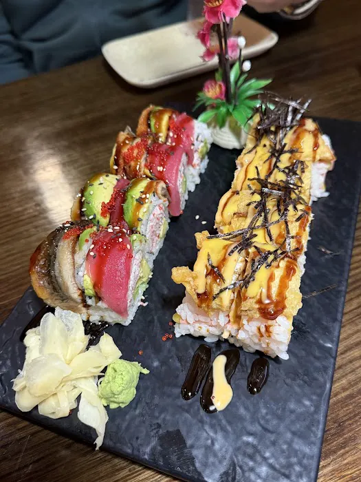 AKI SUSHI BAR AND GRILL Picture 2