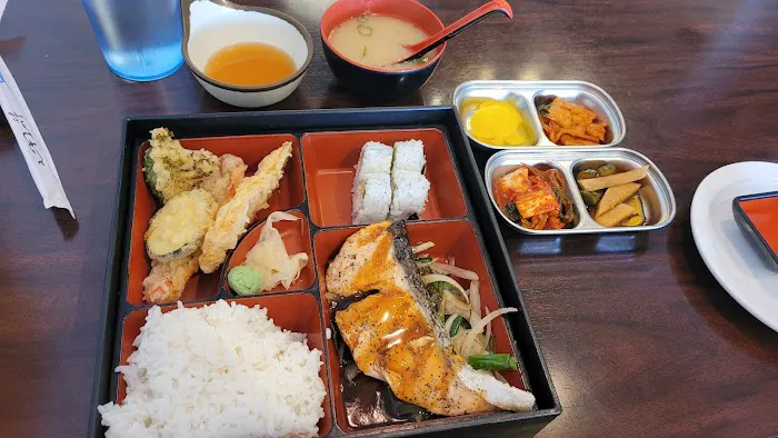 Tomo Sushi & Karaoke Picture 1