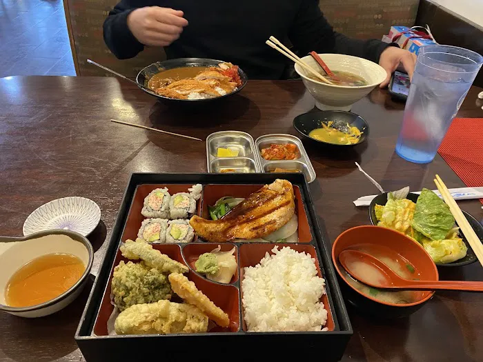 Tomo Sushi & Karaoke Picture 8