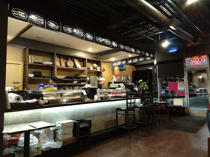 Tomo Sushi & Karaoke Picture 10