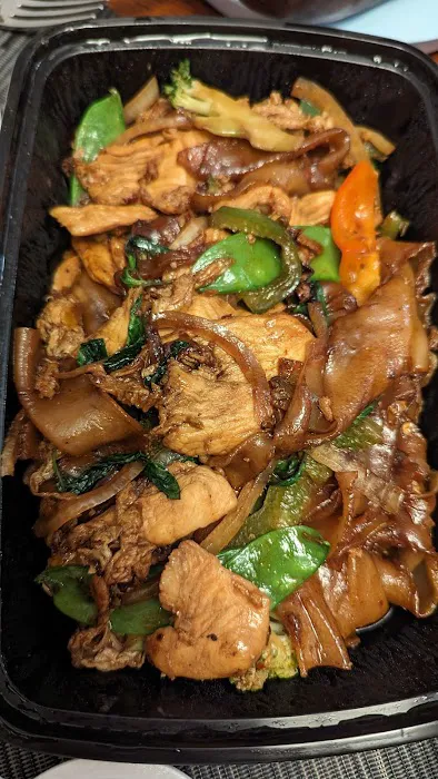 Simple Thai & Sushi Picture 9