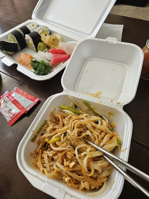 Simple Thai & Sushi Picture 7