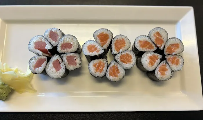 Simple Thai & Sushi Picture 5