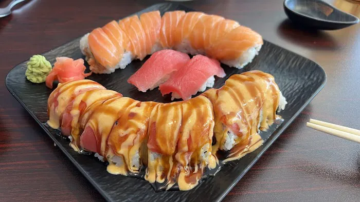 Fancy sushi & thai Picture 2