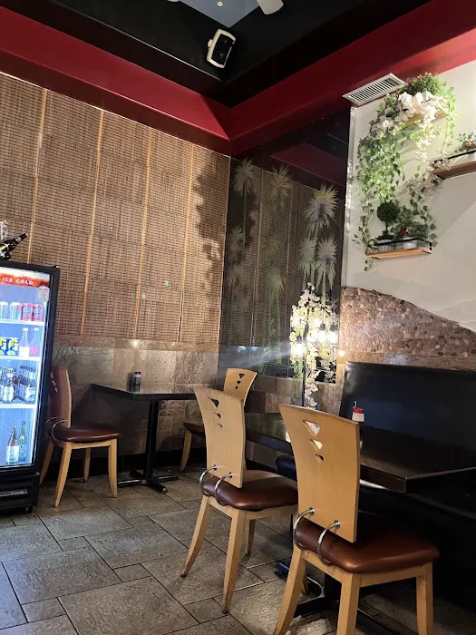 HOUSE - Modern Sushi Restaurant Picture 6