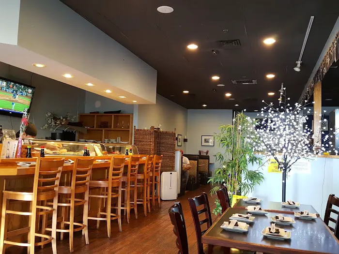 Four Seasons Sushi Bar & Grill Picture 1