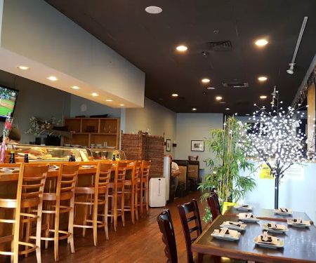 Four Seasons Sushi Bar & Grill