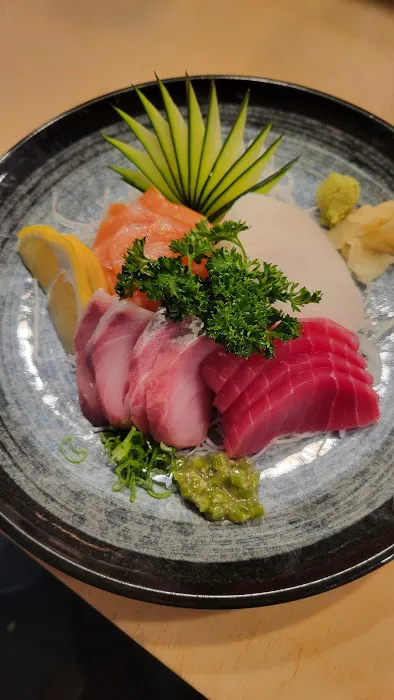 Four Seasons Sushi Bar & Grill Picture 5