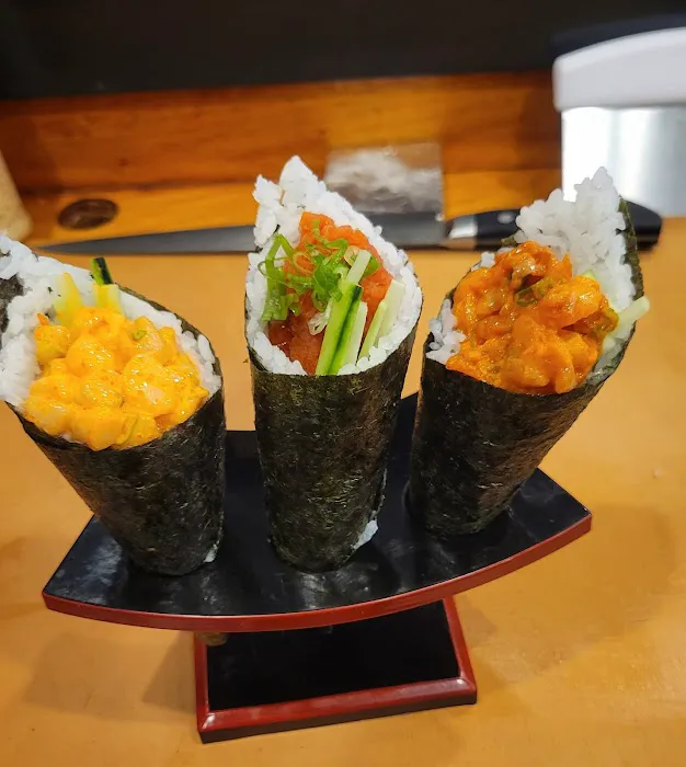 Four Seasons Sushi Bar & Grill Picture 3