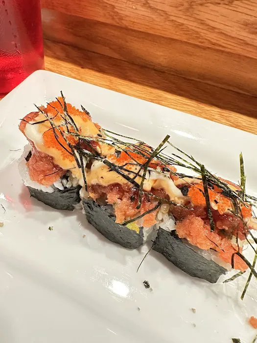 Four Seasons Sushi Bar & Grill Picture 4