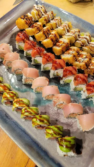 Four Seasons Sushi Bar & Grill Picture 7