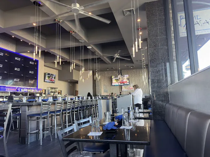 Blue Wasabi Sushi and Martini Bar Picture 4
