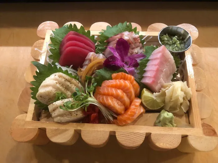Maguro Sushi and Ramen Picture 3