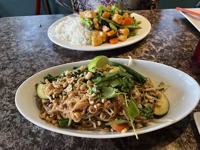 Wok 'N Roll Asian Fusion Picture 5