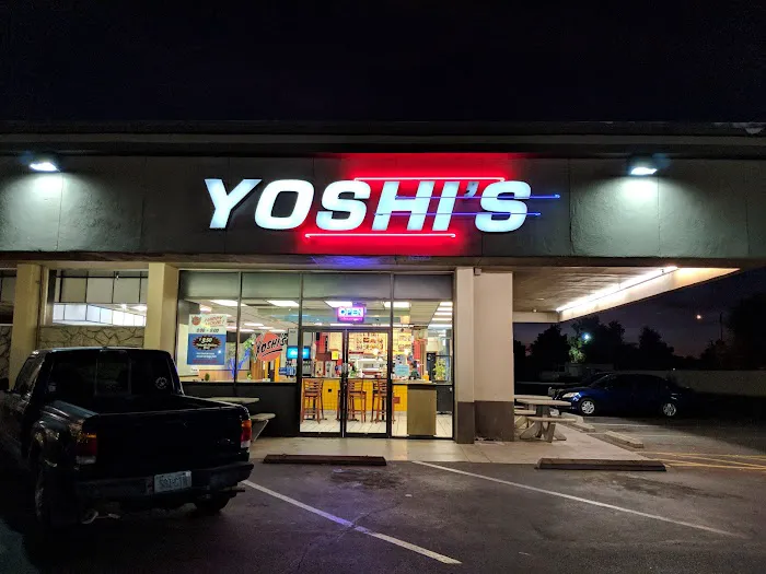 Yoshi's Fresh Asian Grill Picture 1