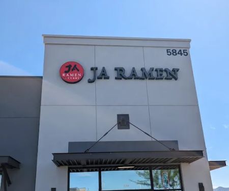 Ja Ramen Laveen