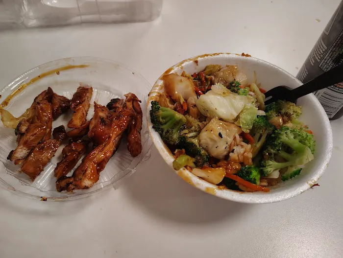 Yoshi's Restaurant Picture 7