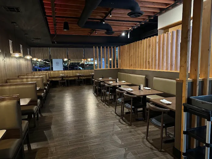Zu Izakaya Sushi Bar Picture 4