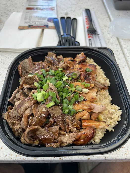 Yogis Grill - Teriyaki & Roll Picture 2