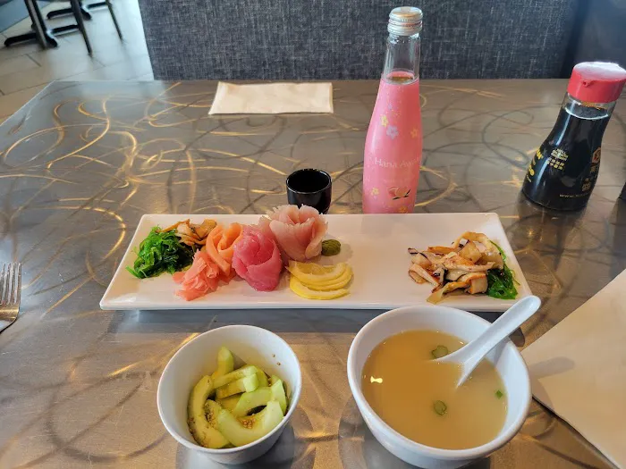 Trapper's Sushi - Avondale Picture 8