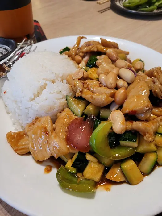Yama Sushi & Asian Cuisine Picture 7